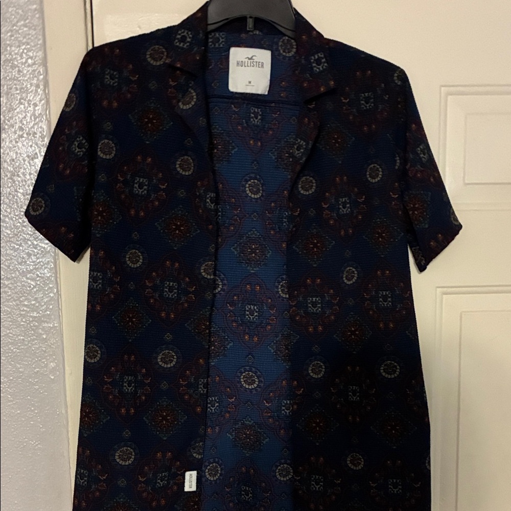 Hollister Men's Dark Blue Geometric Shirt